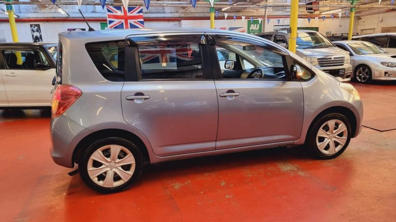 TOYOTA YARIS VERSO
