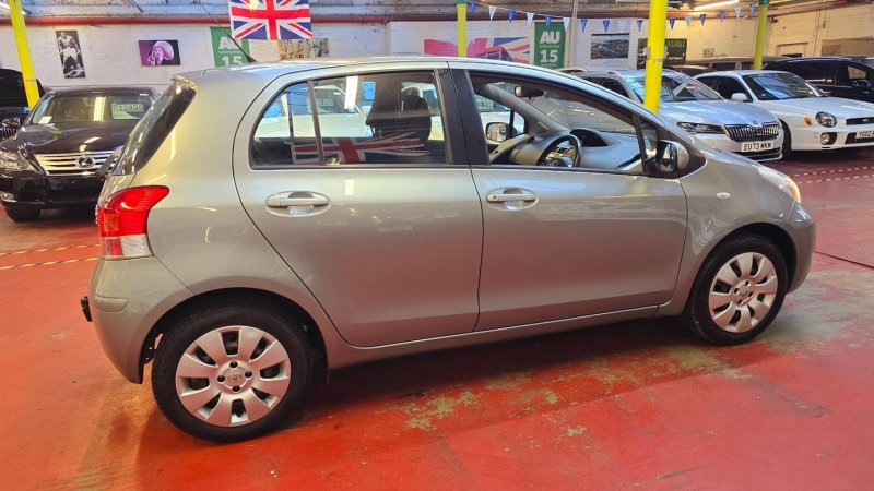 TOYOTA YARIS