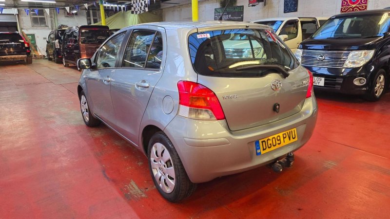 TOYOTA YARIS