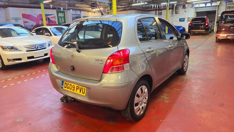 TOYOTA YARIS