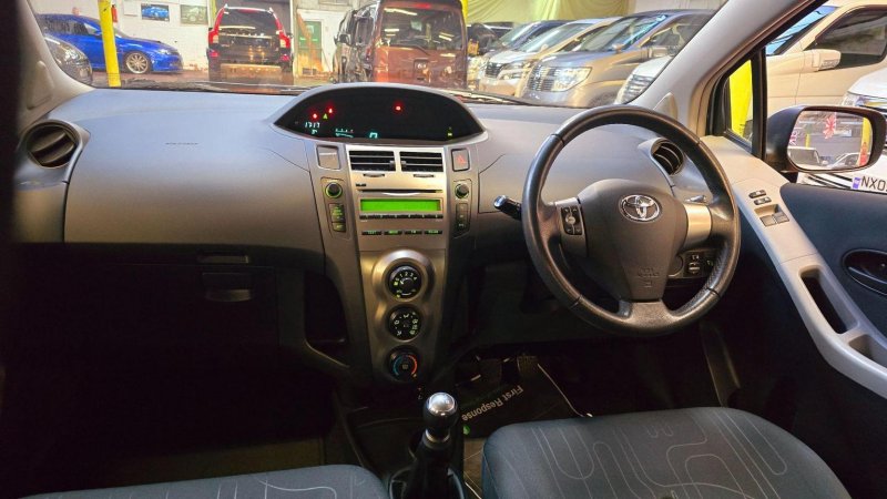 TOYOTA YARIS
