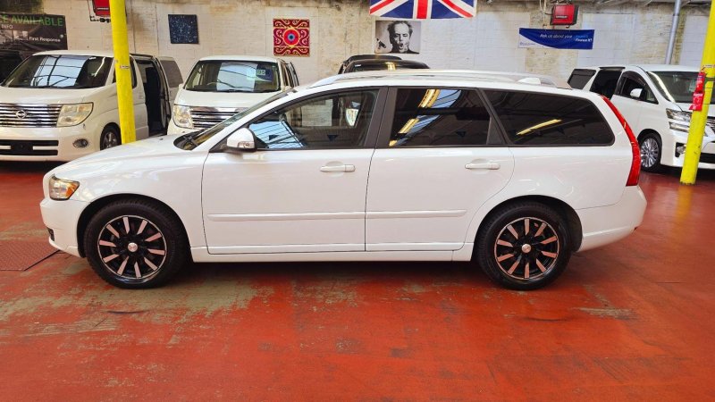 VOLVO V50