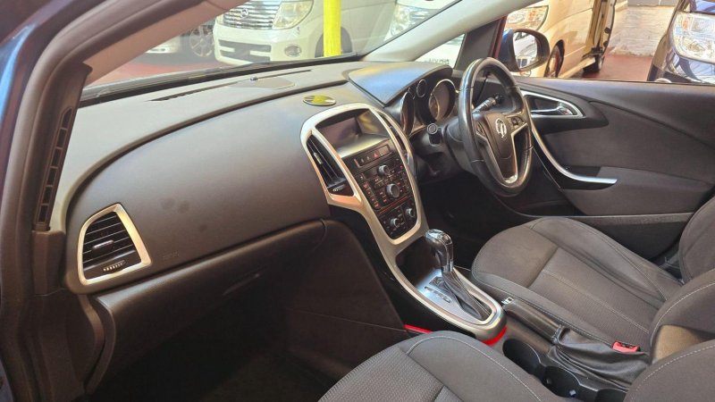 VAUXHALL ASTRA