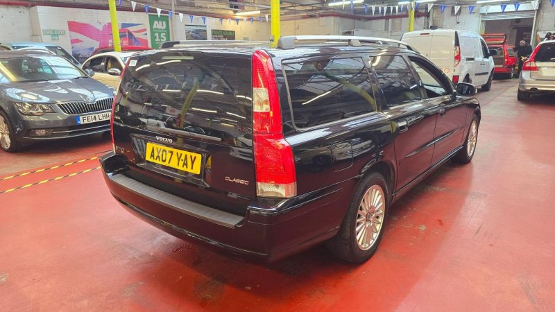 VOLVO V70
