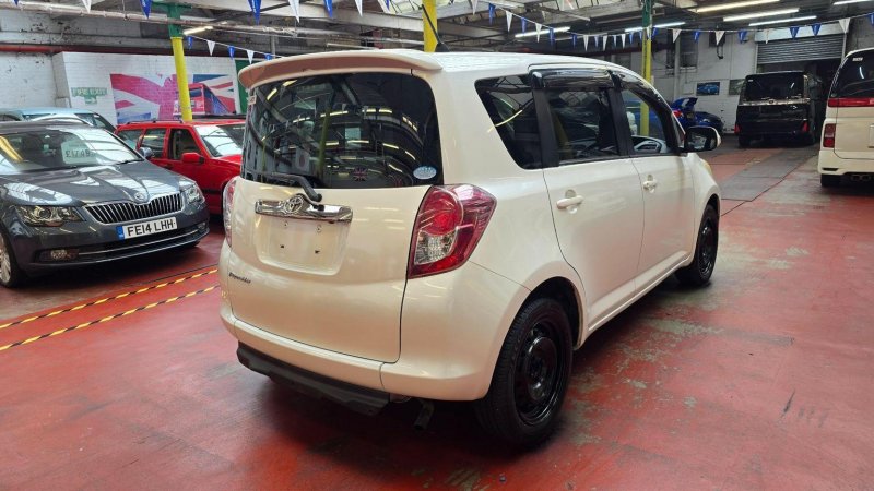 TOYOTA YARIS VERSO