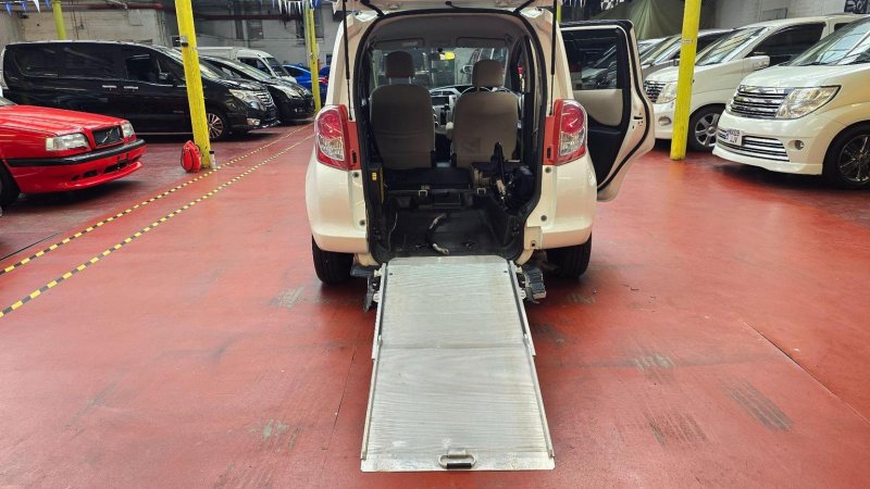 TOYOTA YARIS VERSO
