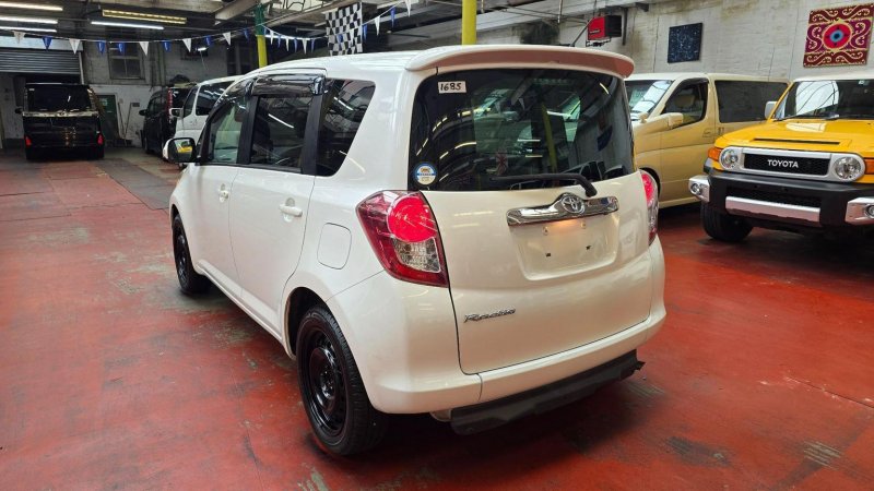 TOYOTA YARIS VERSO