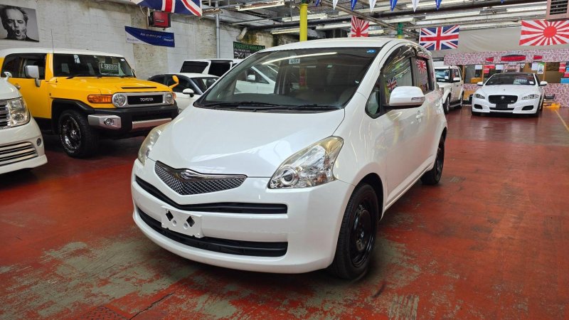 TOYOTA YARIS VERSO