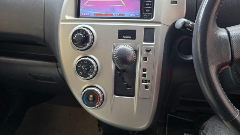 TOYOTA YARIS VERSO