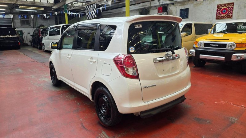 TOYOTA YARIS VERSO