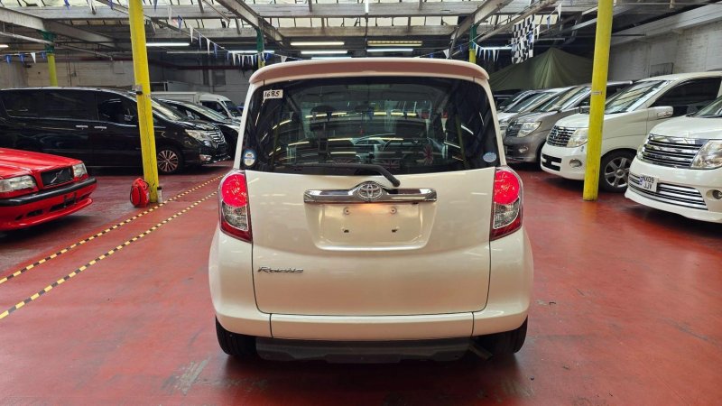 TOYOTA YARIS VERSO