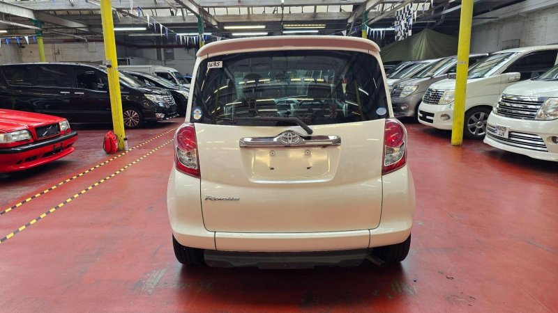 TOYOTA YARIS VERSO