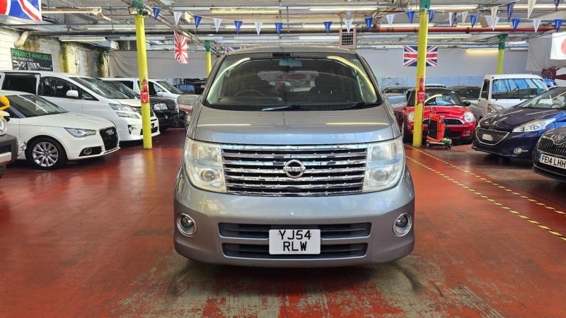 NISSAN ELGRAND