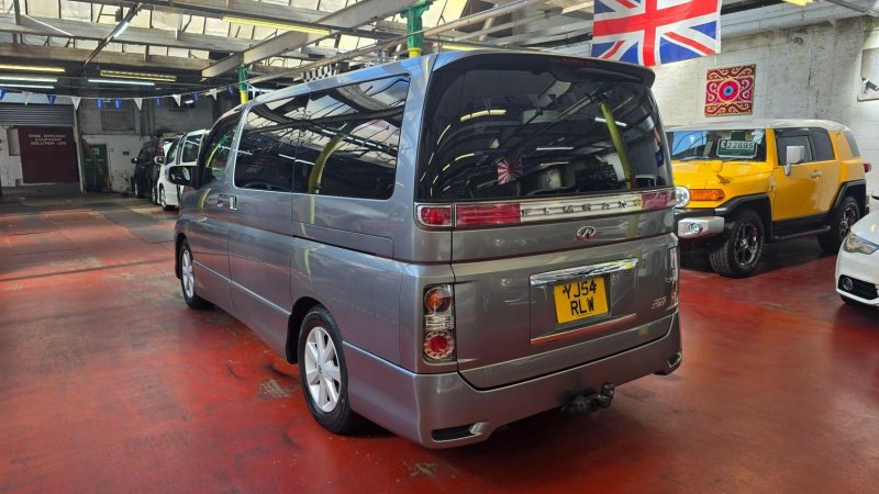 NISSAN ELGRAND