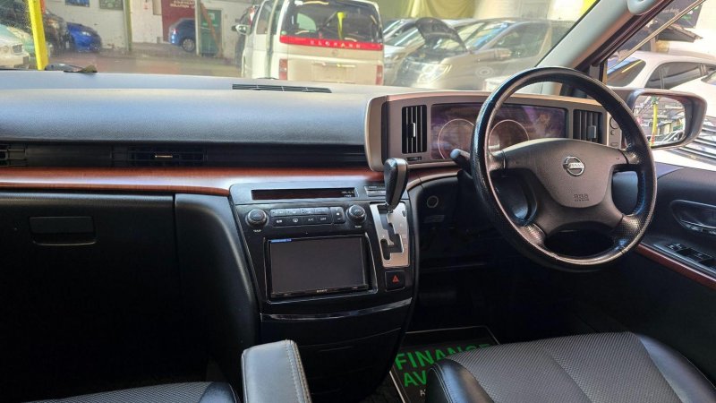 NISSAN ELGRAND