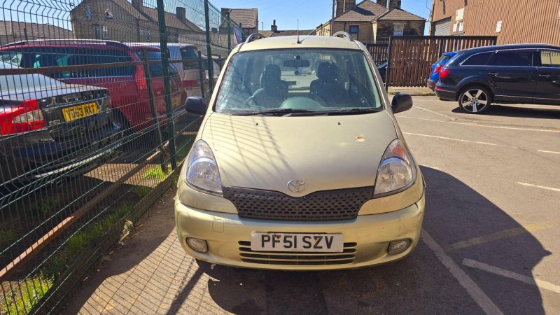 TOYOTA YARIS VERSO