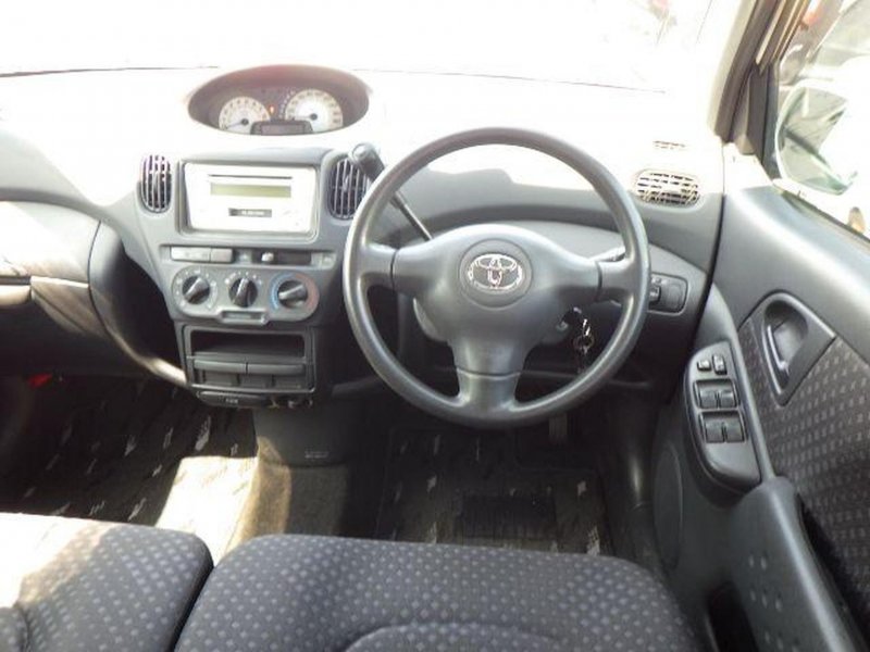 TOYOTA YARIS VERSO