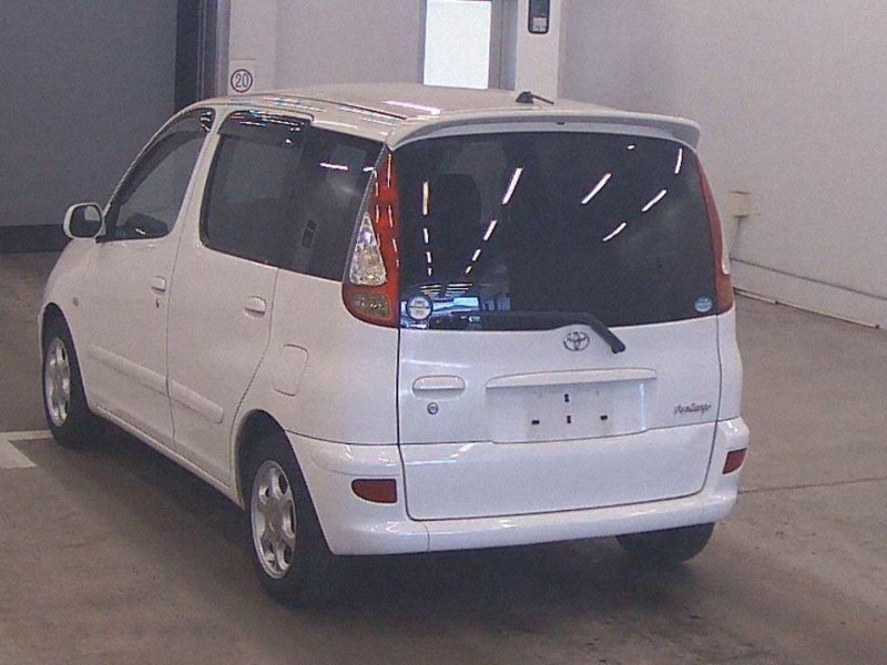 TOYOTA YARIS VERSO