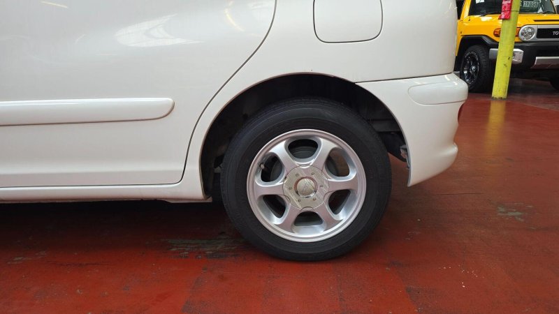 TOYOTA YARIS VERSO