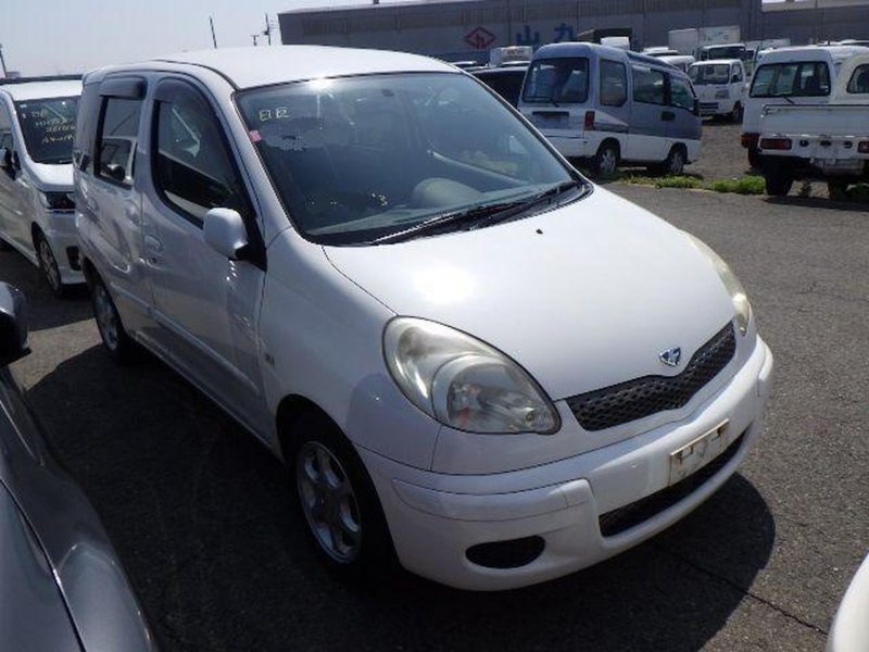 TOYOTA YARIS VERSO