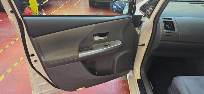 TOYOTA PRIUS+