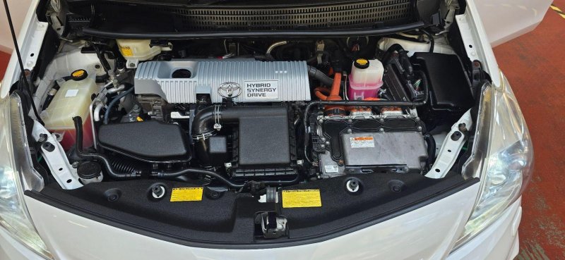 TOYOTA PRIUS+