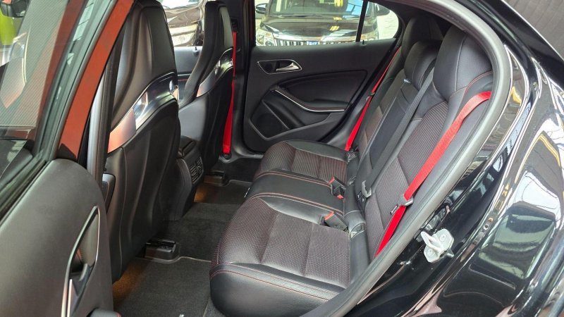 MERCEDES-BENZ GLA CLASS