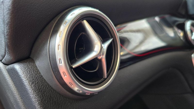 MERCEDES-BENZ GLA CLASS