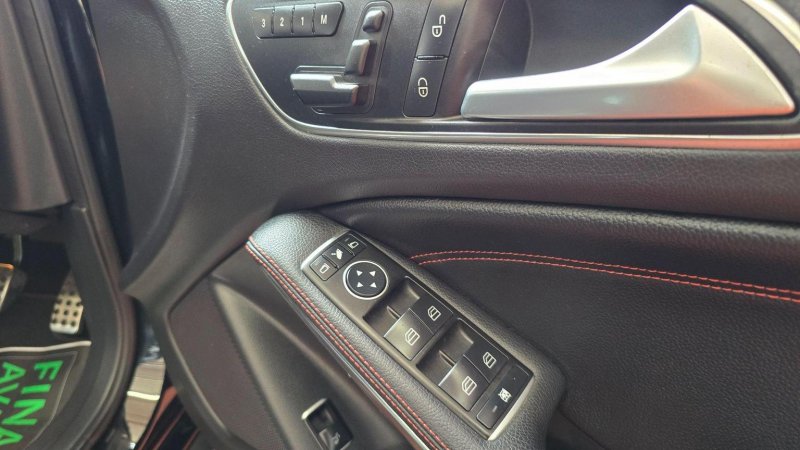 MERCEDES-BENZ GLA CLASS