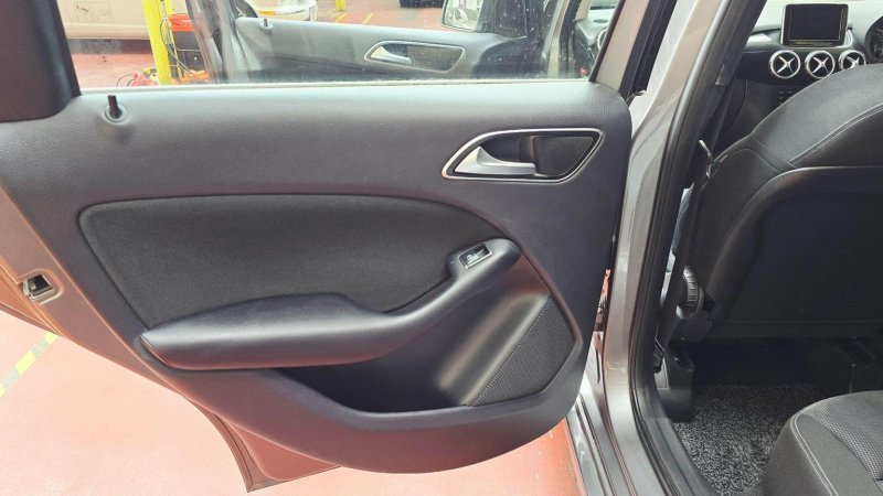 MERCEDES-BENZ B CLASS