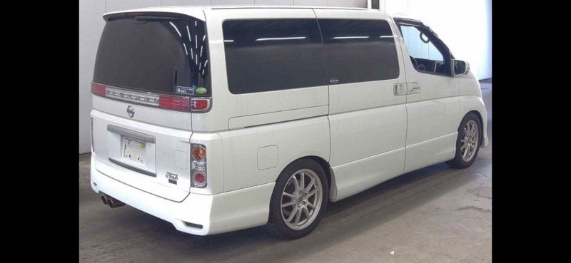 NISSAN ELGRAND
