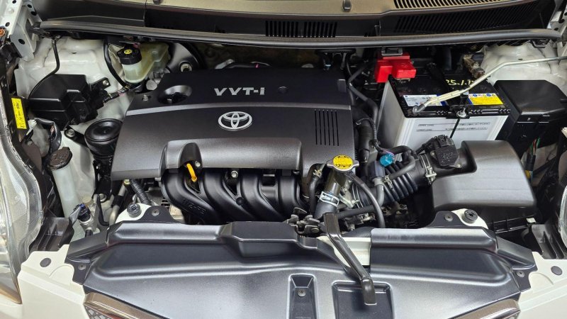 TOYOTA YARIS VERSO