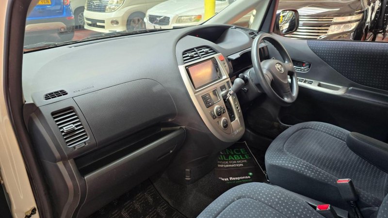 TOYOTA YARIS VERSO