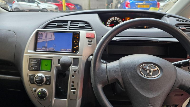 TOYOTA YARIS VERSO