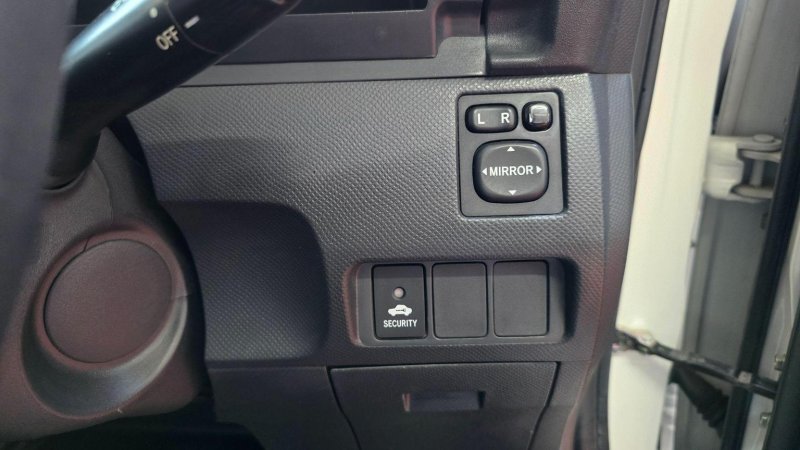 TOYOTA YARIS VERSO
