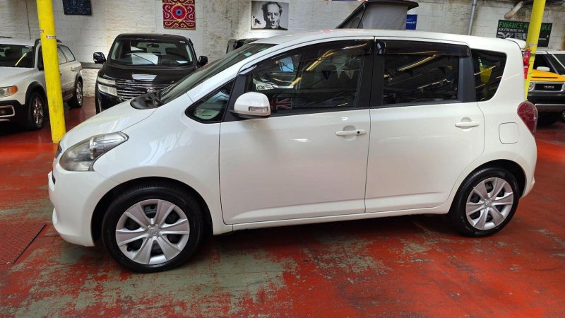 TOYOTA YARIS VERSO
