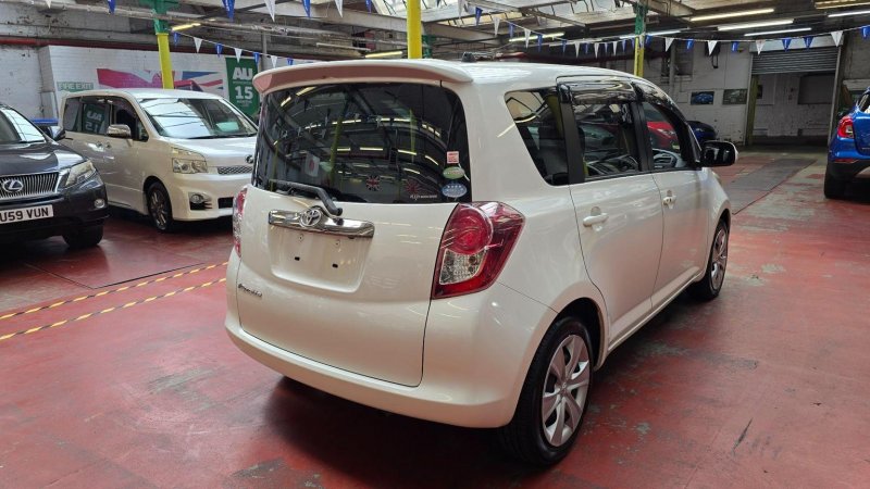TOYOTA YARIS VERSO