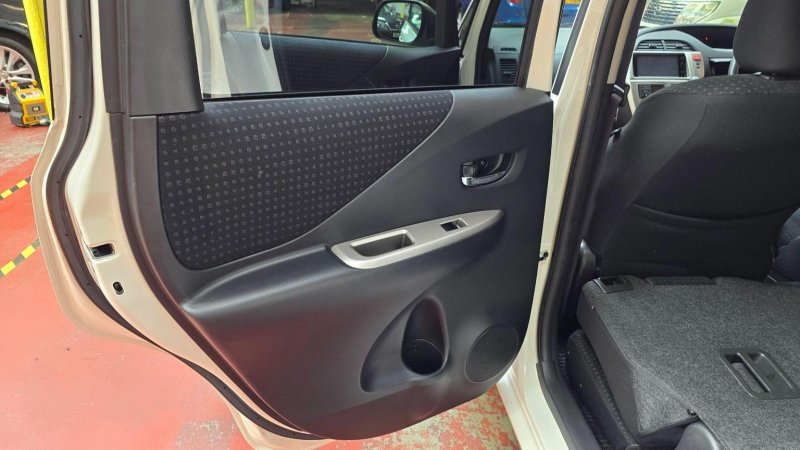 TOYOTA YARIS VERSO